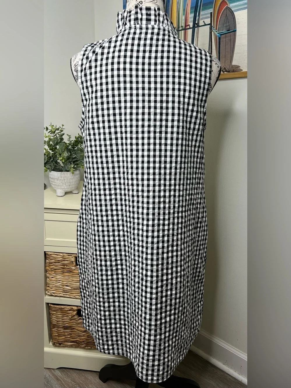 CROWN & IVY Gingham Sleeveless Ruffle V-Neck Seersucker Dress